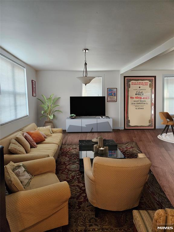 811 8th Street