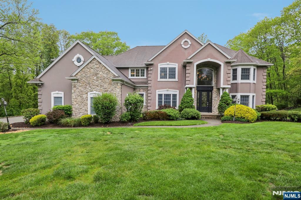 Property for Sale at 15 Amira Lane, Kinnelon Borough, New Jersey - Bedrooms: 5 
Bathrooms: 4 
Rooms: 13  - $1,299,900