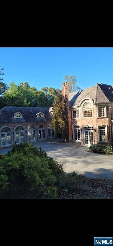 Photo of 11 Margo Way, Alpine, NJ 07620 (MLS # 25038987)