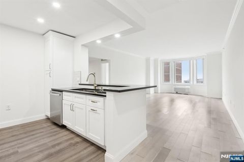 MLS: 25008201