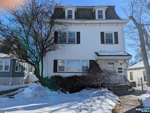 Photo of 321 Washington, Dumont, NJ 07628 (MLS # 26005318)