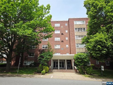 1575 Center Avenue 4B Fort Lee NJ 07024