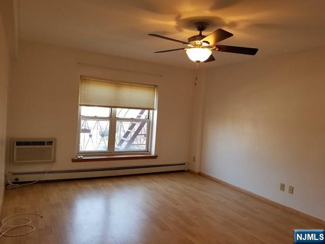1575 Center Avenue 4B