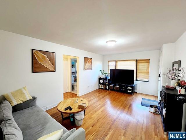 Rental Property at 2173 N Central Rd C, Fort Lee, New Jersey - Bedrooms: 2 
Bathrooms: 1 
Rooms: 3  - $2,650 MO.