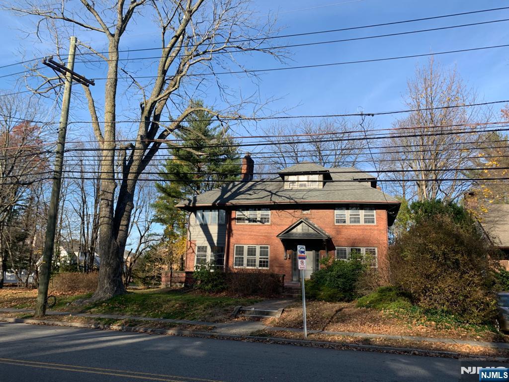 413 W Englewood Avenue