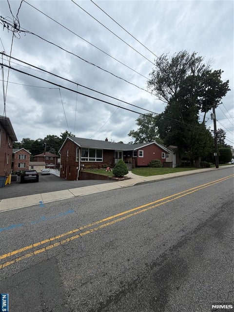 Photo of 121 Sunset PL #1, Palisades Park, NJ 07650 (MLS # 26025950)
