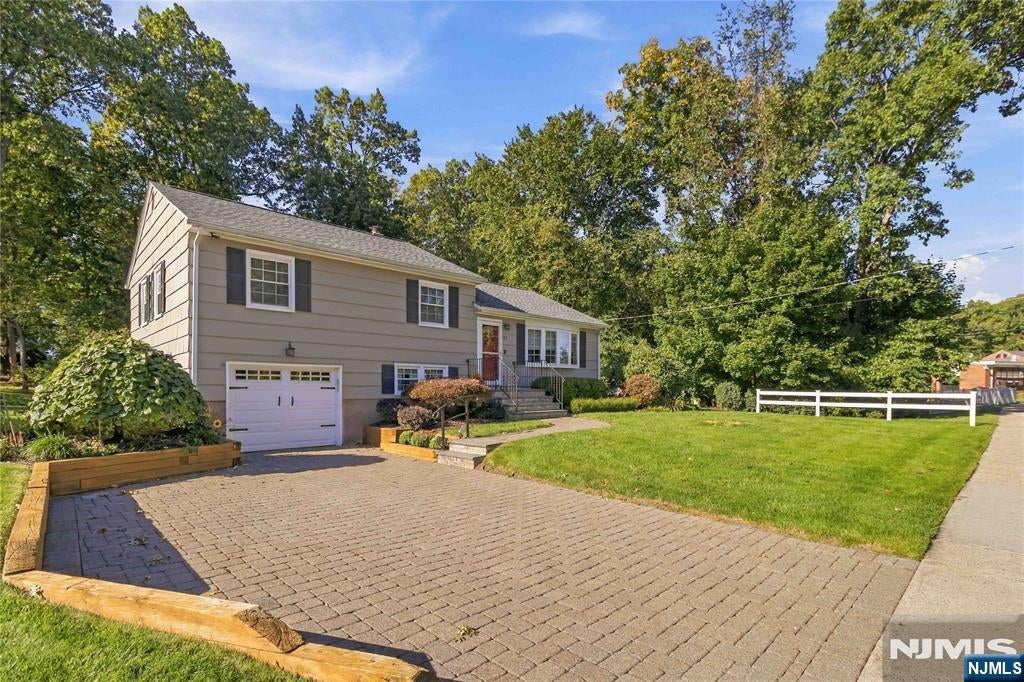 27 Salem Drive
