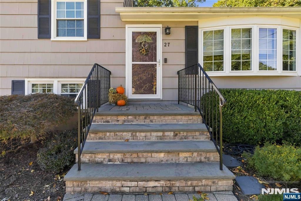 27 Salem Drive