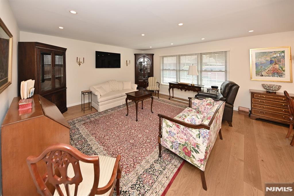 19-1 Tamaron Drive