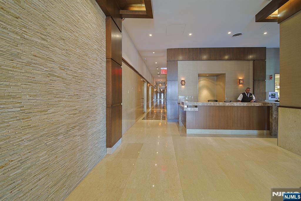 200 Old Palisade Road 19B