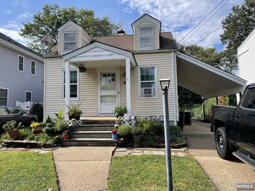 Don't miss this spectacular opportunity 3 bedrooms and 2.5 baths. Make this Ranch home your own. Features Master bedroom, hardwood floors, fireplace, two driveways (4 cars), great schools, beautiful neighborhood. Close to shopping centers, transportation, parks and schools. *Please note this is a Short Sale.