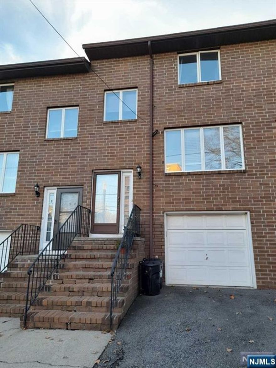 Perfectly Located Townhouse Near Transportation, Shopping, and Dining!! Welcome to this bright and spacious townhouse-style home offers the ideal blend of convenience and comfort. Enjoy hardwood floors throughout and a bright, updated kitchen with modern appliancesâ€”including a dishwasherâ€”that opens to a spacious living and dining area, complete with a convenient half bath on the main level. Upstairs, youâ€™ll find two well-sized bedrooms and a full bath. Additional features include parking, laundry hookups, storage, and more. Come see for yourself everything this wonderful home at 152 Main Street has to offer! Owner requires Tenant Insurance.