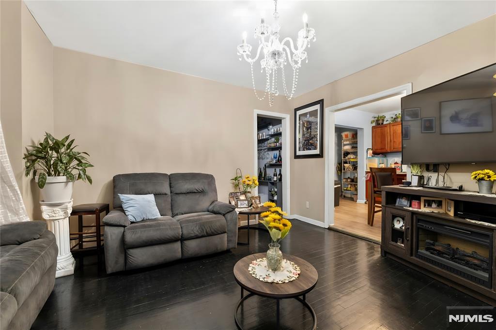 338-340 Manson Place