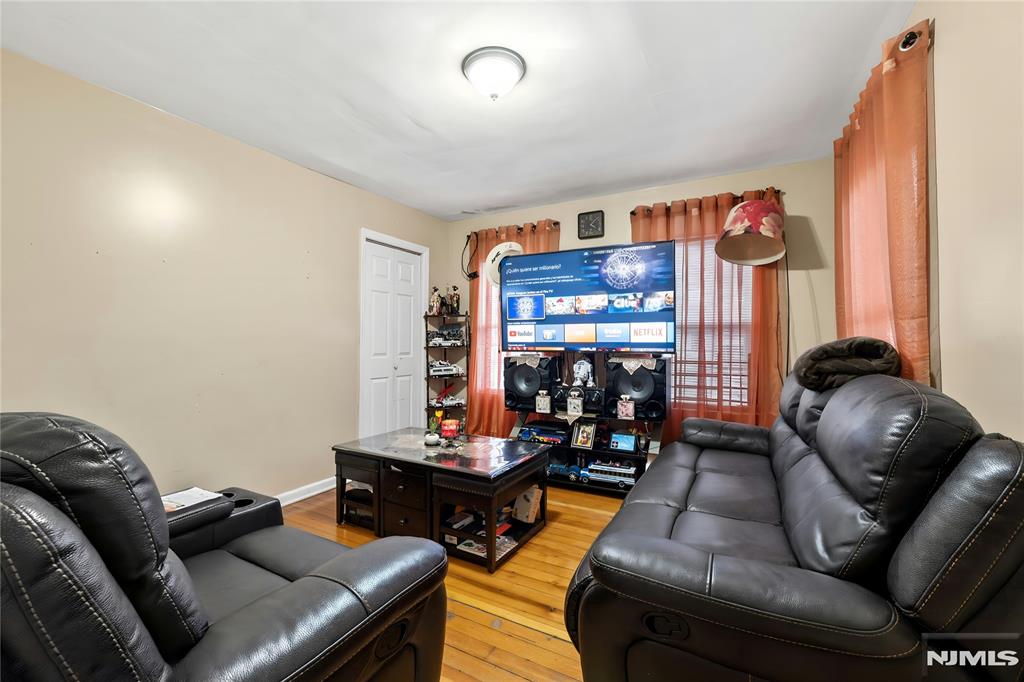 338-340 Manson Place