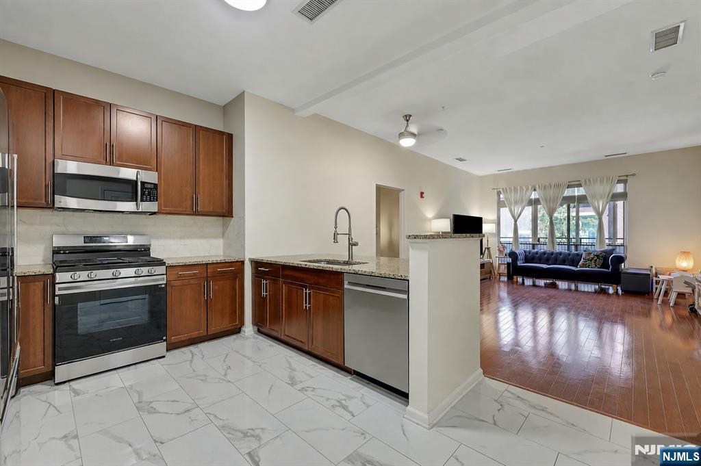 1109 Riverview Avenue 109