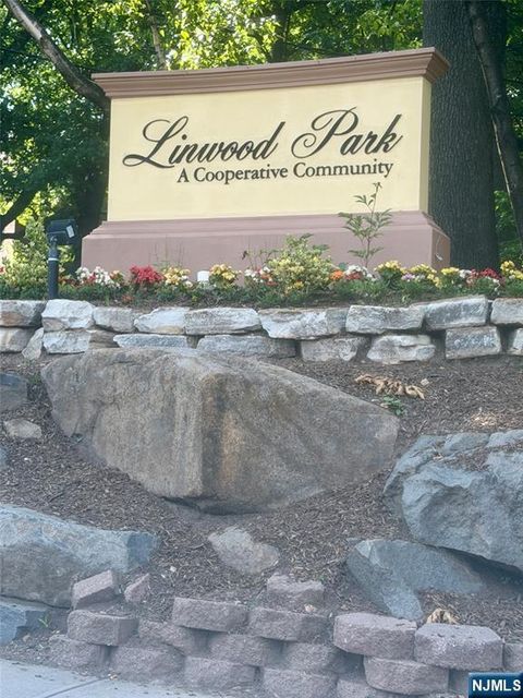 Photo of 3061 Edwin AVE #5j, Fort Lee, NJ 07024 (MLS # 26024680)