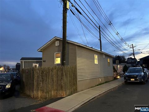 40 Poplar Lodi NJ 07644