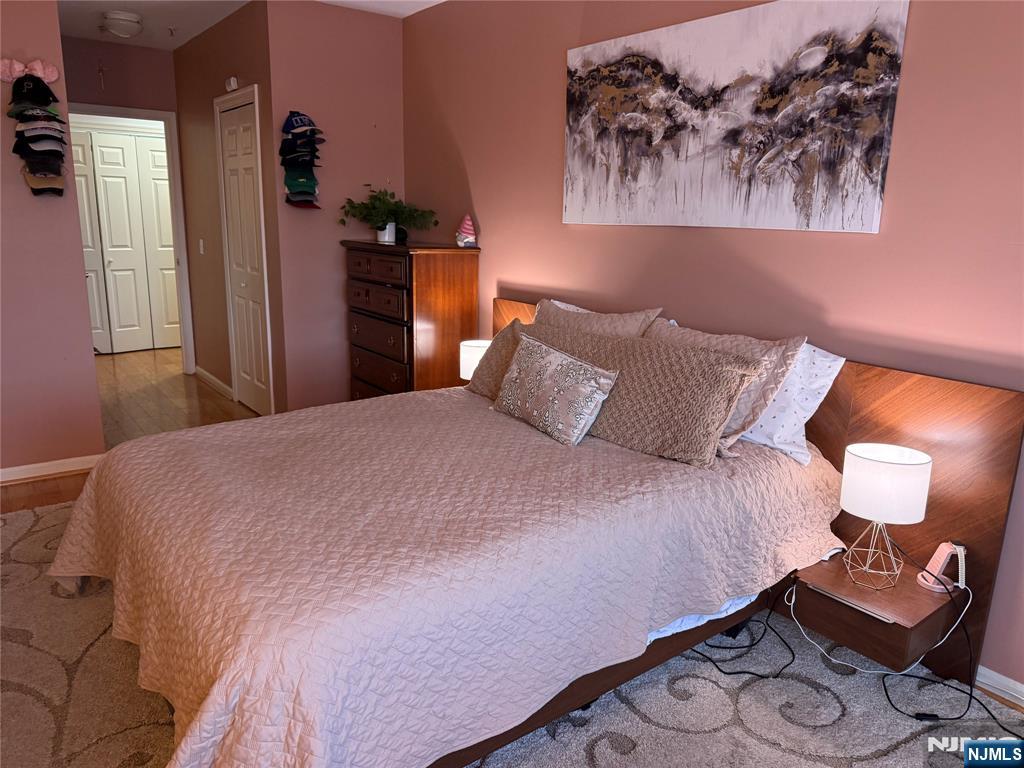 Edgewater, New Jersey 07020, United States, 1 Bedroom Bedrooms, ,1 BathroomBathrooms,Residential,Active,212890