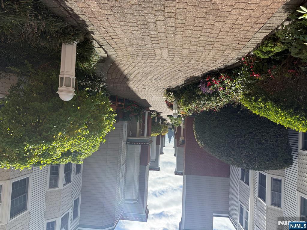 Edgewater, New Jersey 07020, United States, 1 Bedroom Bedrooms, ,1 BathroomBathrooms,Residential,Active,212890