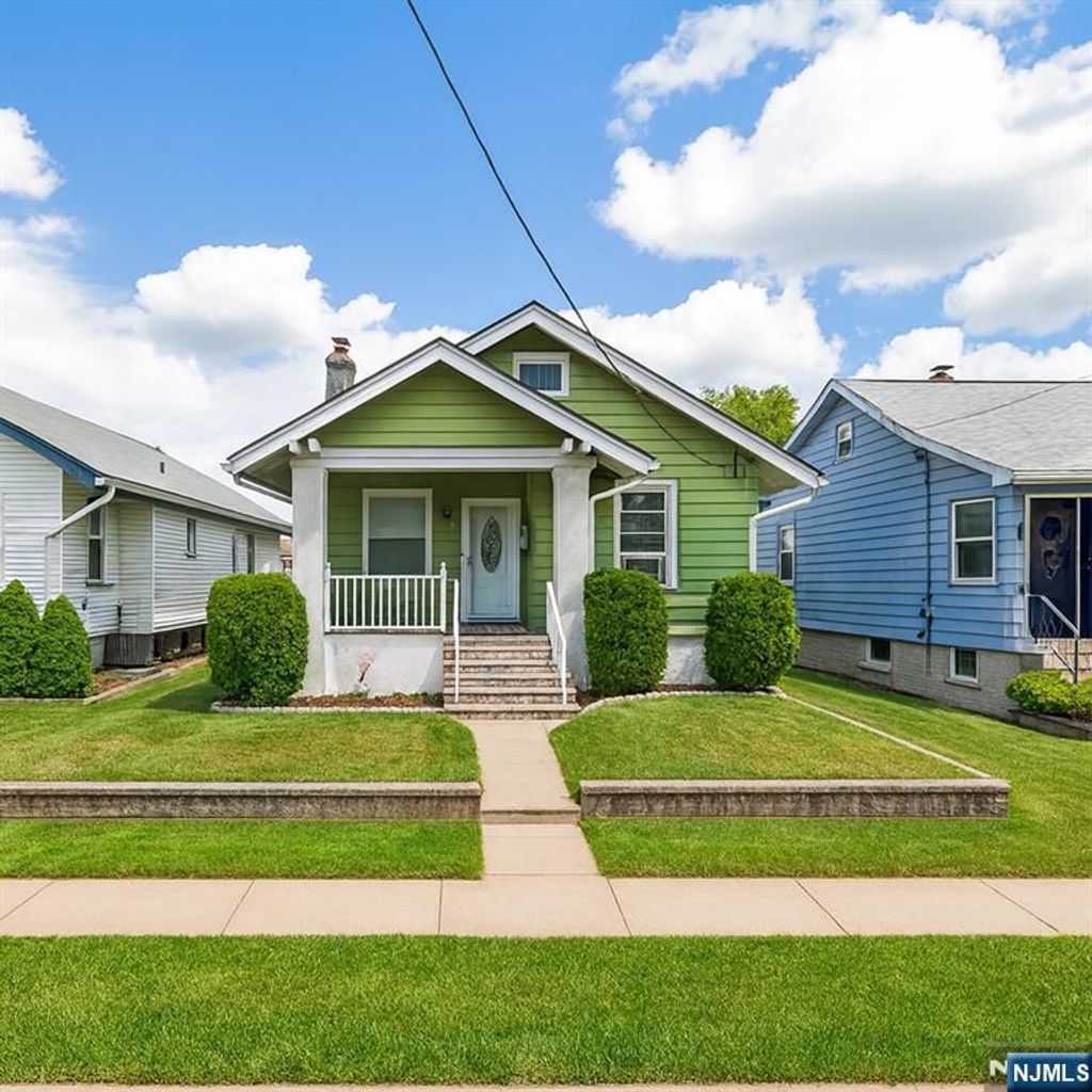 Photo of 167 Valley Brook Avenue, Lyndhurst, NJ 07071 (MLS # 25043304)