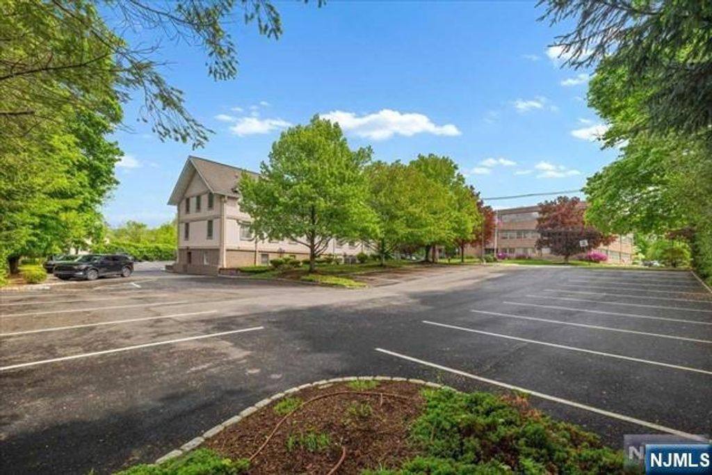 Photo of 27 S Franklin Turnpike #101, Ramsey, NJ 07446 (MLS # 26000841)