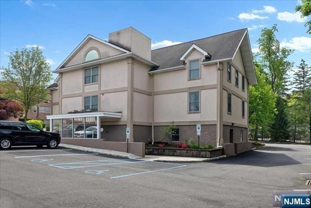 Photo of 27 S Franklin Turnpike #101, Ramsey, NJ 07446 (MLS # 26000841)