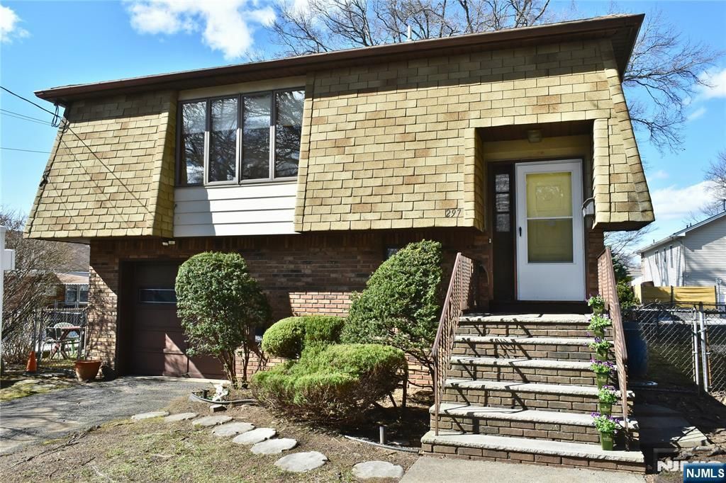 Photo of 297 Fencsak Avenue, Elmwood Park, NJ 07407 (MLS # 26008707)