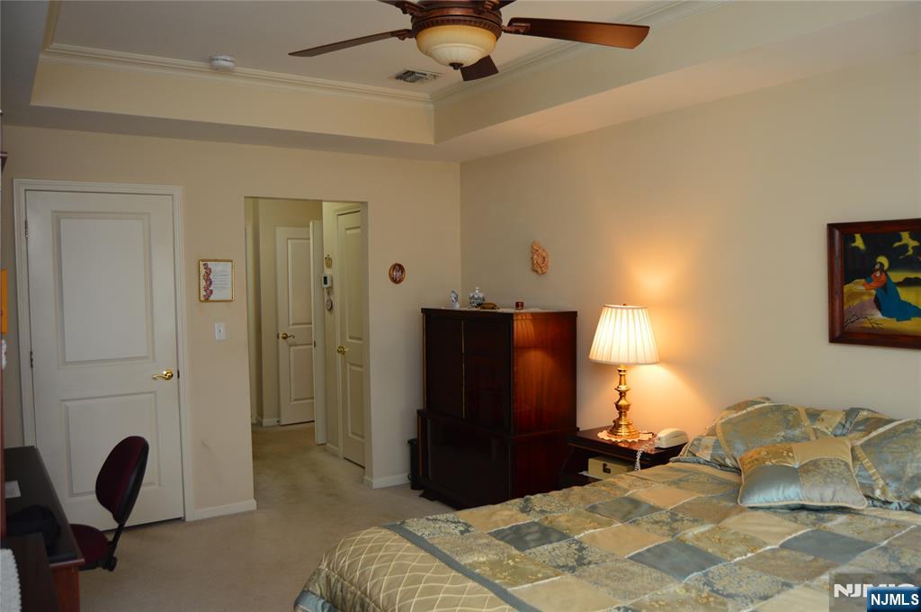 Rochelle Park, New Jersey 07662, United States, 2 Bedrooms Bedrooms, ,2 BathroomsBathrooms,Residential,Active,160612