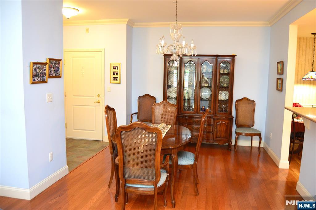 Rochelle Park, New Jersey 07662, United States, 2 Bedrooms Bedrooms, ,2 BathroomsBathrooms,Residential,Active,160612