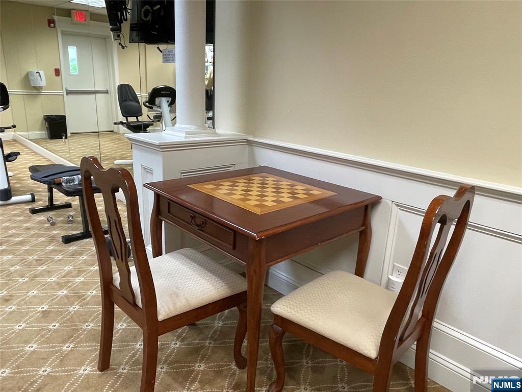 Rochelle Park, New Jersey 07662, United States, 2 Bedrooms Bedrooms, ,2 BathroomsBathrooms,Residential,Active,160612