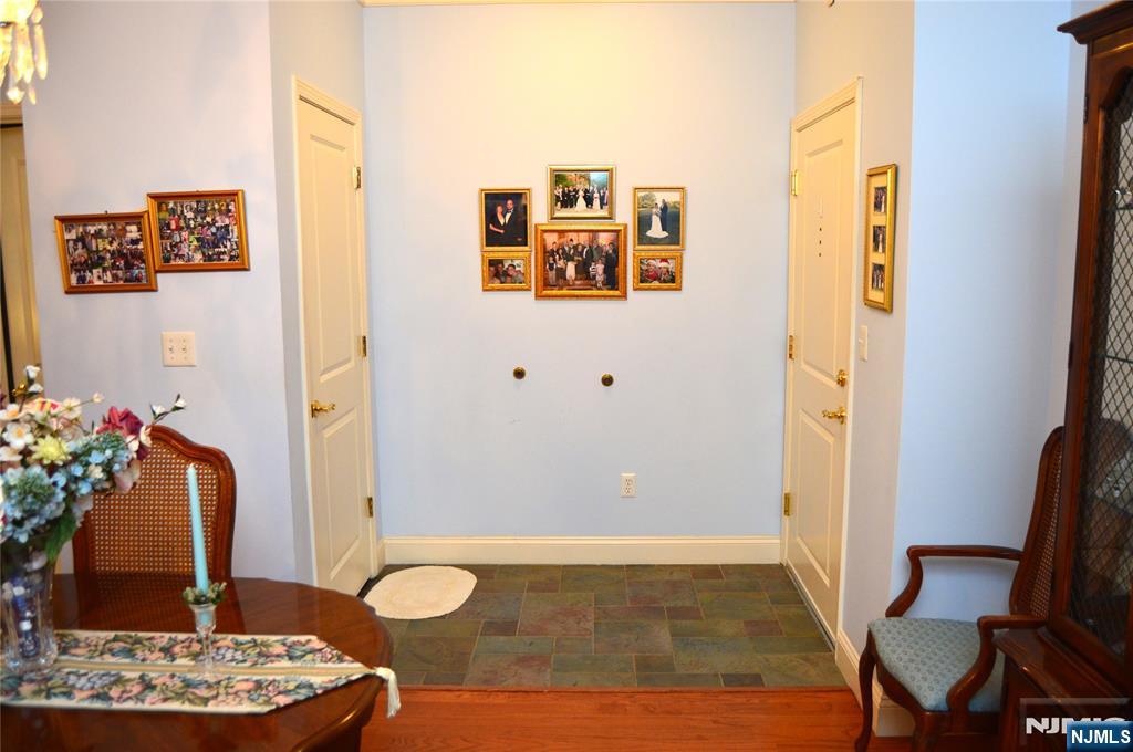 Rochelle Park, New Jersey 07662, United States, 2 Bedrooms Bedrooms, ,2 BathroomsBathrooms,Residential,Active,160612