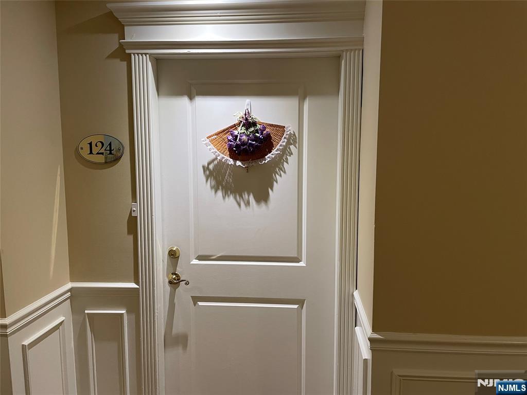 Rochelle Park, New Jersey 07662, United States, 2 Bedrooms Bedrooms, ,2 BathroomsBathrooms,Residential,Active,160612