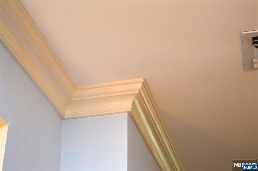 Rochelle Park, New Jersey 07662, United States, 2 Bedrooms Bedrooms, ,2 BathroomsBathrooms,Residential,Active,160612