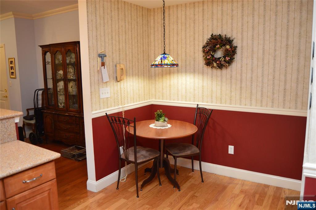 Rochelle Park, New Jersey 07662, United States, 2 Bedrooms Bedrooms, ,2 BathroomsBathrooms,Residential,Active,160612