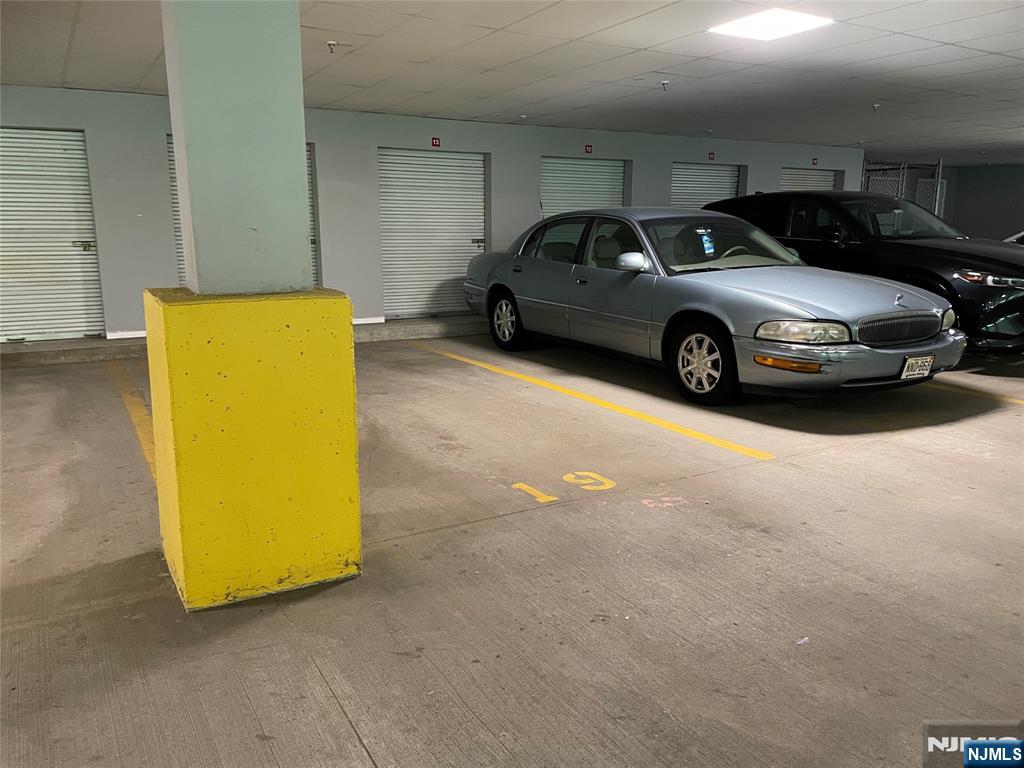 Rochelle Park, New Jersey 07662, United States, 2 Bedrooms Bedrooms, ,2 BathroomsBathrooms,Residential,Active,160612