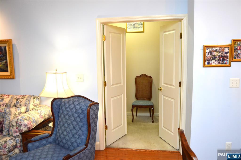 Rochelle Park, New Jersey 07662, United States, 2 Bedrooms Bedrooms, ,2 BathroomsBathrooms,Residential,Active,160612