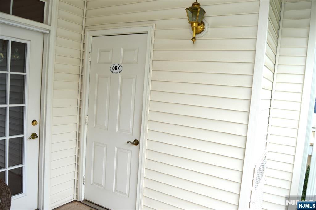 Rochelle Park, New Jersey 07662, United States, 2 Bedrooms Bedrooms, ,2 BathroomsBathrooms,Residential,Active,160612