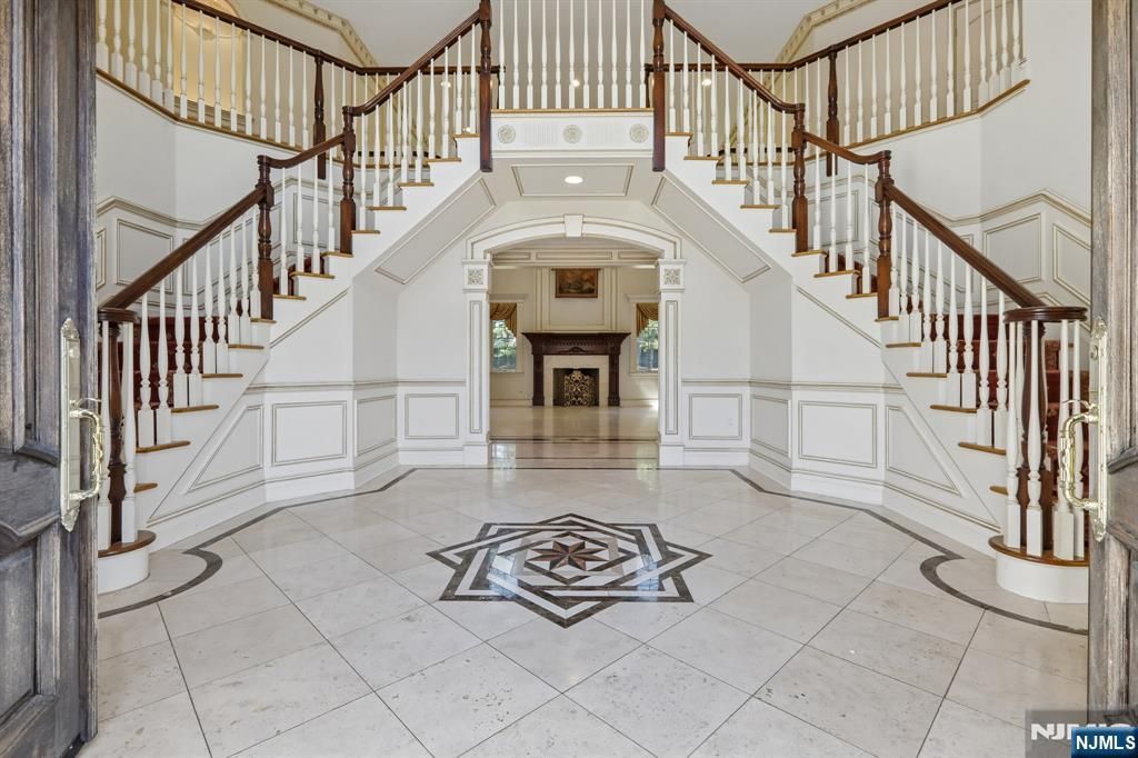 Photo of 47 Cortland Trail, Mahwah, NJ 07430 (MLS # 26005591)