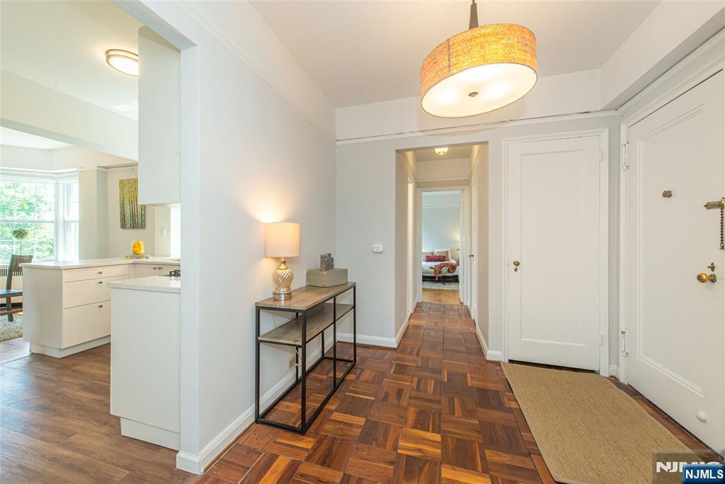 10 Crestmont Road 3F