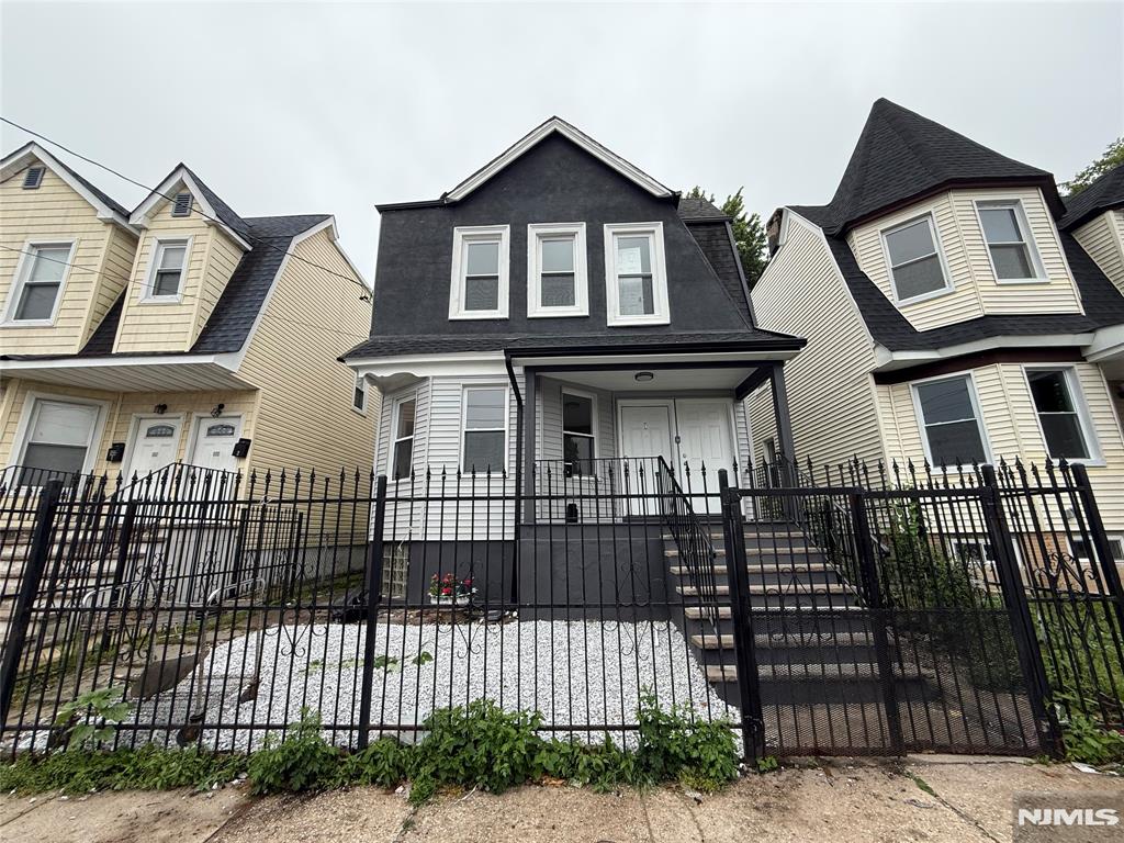 Property for Sale at 1 9th Avenue, East Orange, New Jersey - Bedrooms: 6 
Bathrooms: 4 
Rooms: 14  - $650,000