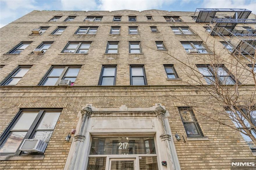 Experience the best of convenience and comfort in this beautifully updated 1-bedroom residence in the heart of Union City. Enjoy spacious open-concept living, an upgraded kitchen, a modern bathroom, hardwood floors throughout, and high ceilings, with on-site laundry for added ease. Ideally located just moments from transportation, shopping and dining, and offering a quick, effortless commute to NYC.