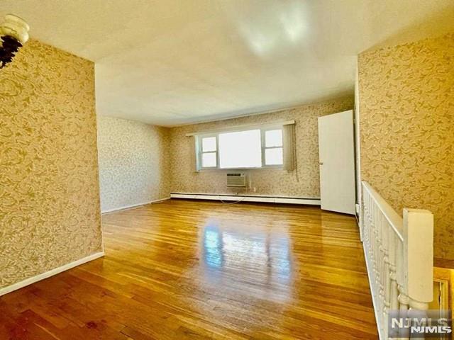 242 Virginia Dr, Fair Lawn, New Jersey - 1 Bedrooms  
1 Bathrooms  
4 Rooms - 