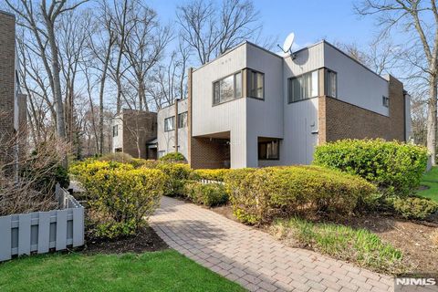 Photo of 207 Pond Terrace #4D, Twp of Washington, NJ 07676 (MLS # 26023495)
