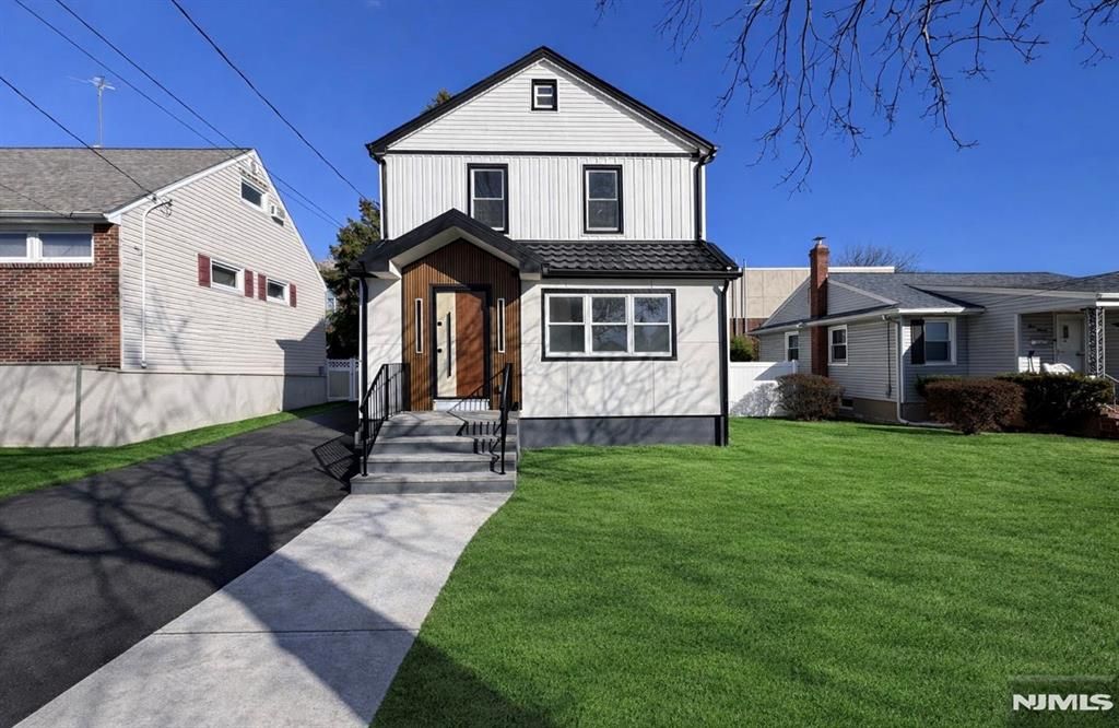 Photo of 309 Ottawa Avenue, Hasbrouck Heights, NJ 07604 (MLS # 26001014)