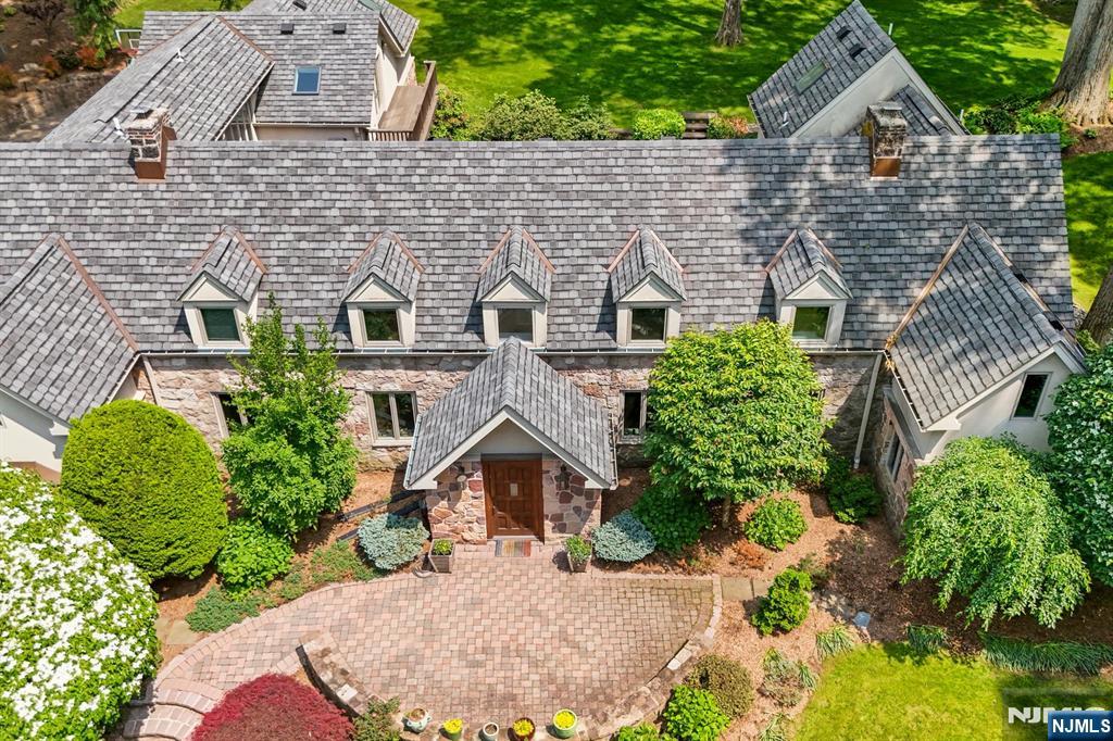 67 Forest Road