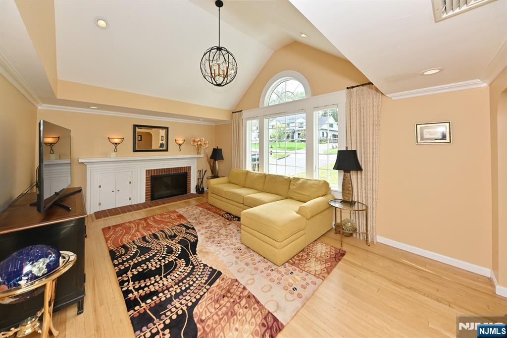 306 Sunset Boulevard