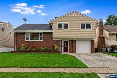 Photo of 20 Moos Lane, Bergenfield, NJ 07621 (MLS # 26028478)