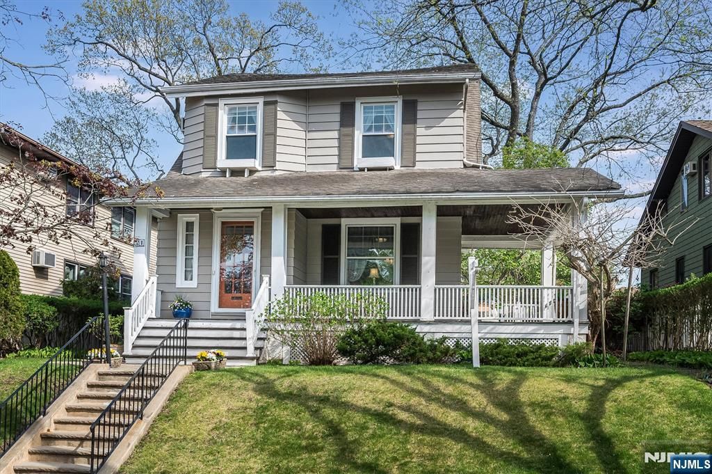 Photo of 21 Montross Avenue, Rutherford, NJ 07070 (MLS # 26015064)