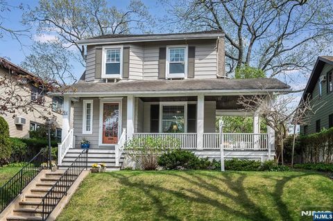 Photo of 21 Montross Avenue, Rutherford, NJ 07070 (MLS # 26015064)