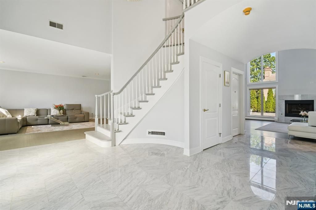 Photo of 32 Laurie Drive, Englewood Cliffs, NJ 07632 (MLS # 25034089)